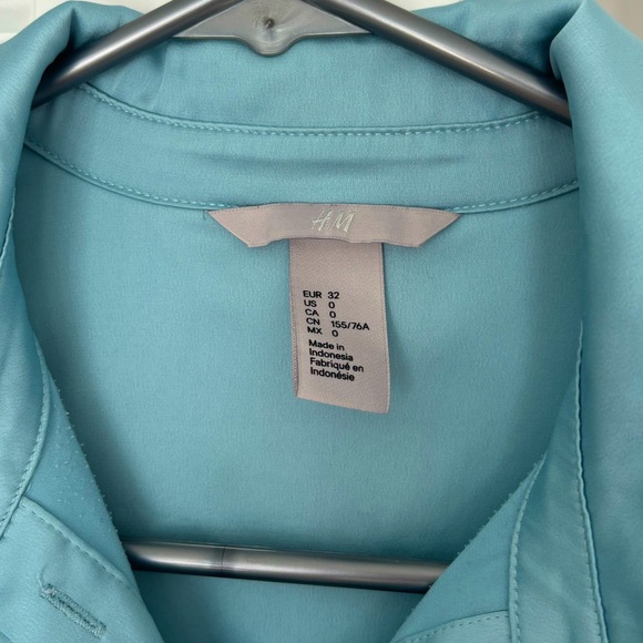 H&M Blue Satin Blouse Shirt - Picture 3 of 3